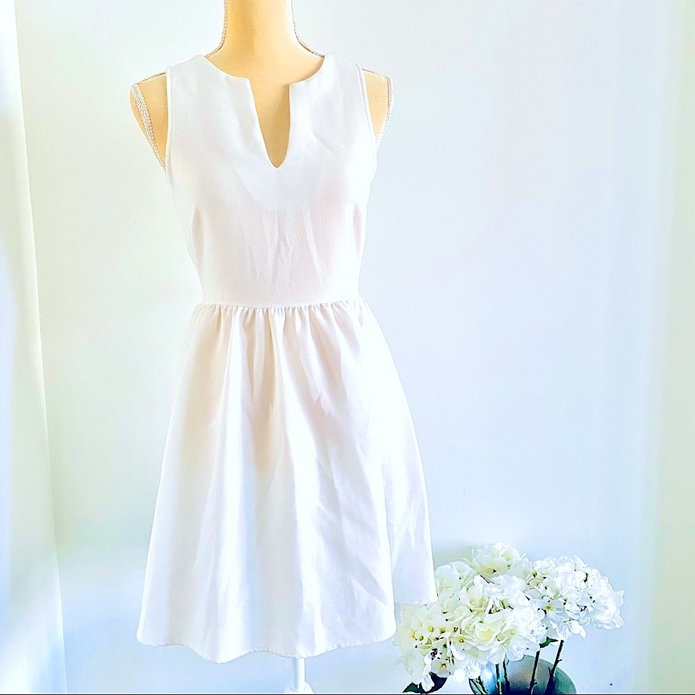 💕White Sleeveless Fit & Flare Dress SZ S